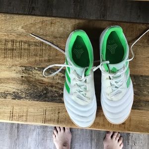 Barely worn Men’s Adidas indoor football/soccer shoe size 10.5